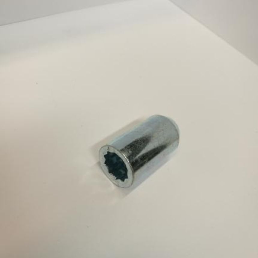 Tähtipää aluvannemutteri 1,5mm nousu, 12mm,