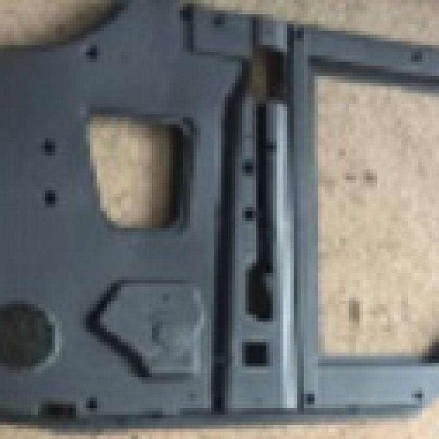 Autokruiser: Oven sisäpaneeli, vasen