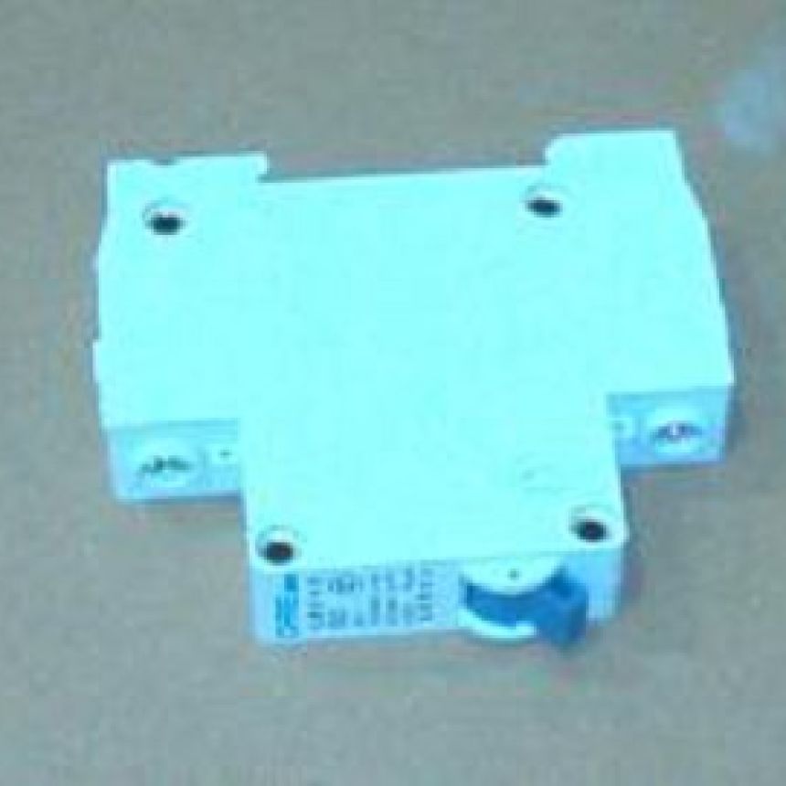 Silverfox: Päävirtakatkaisija