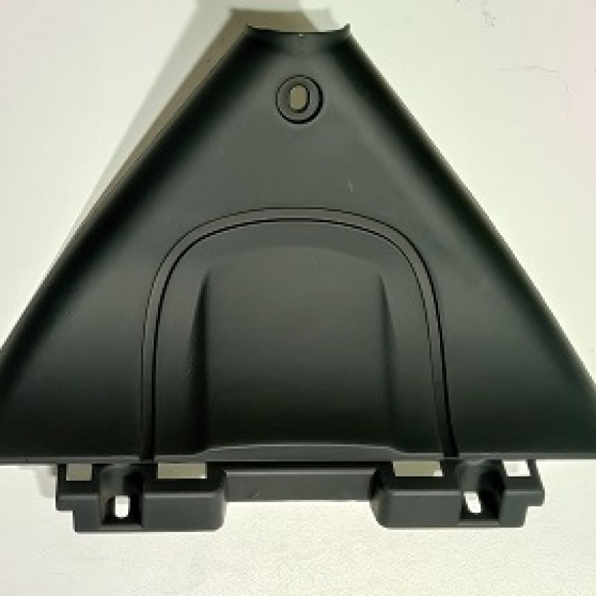 Kruiser Heritage: Akkukotelon kannen etuosa musta