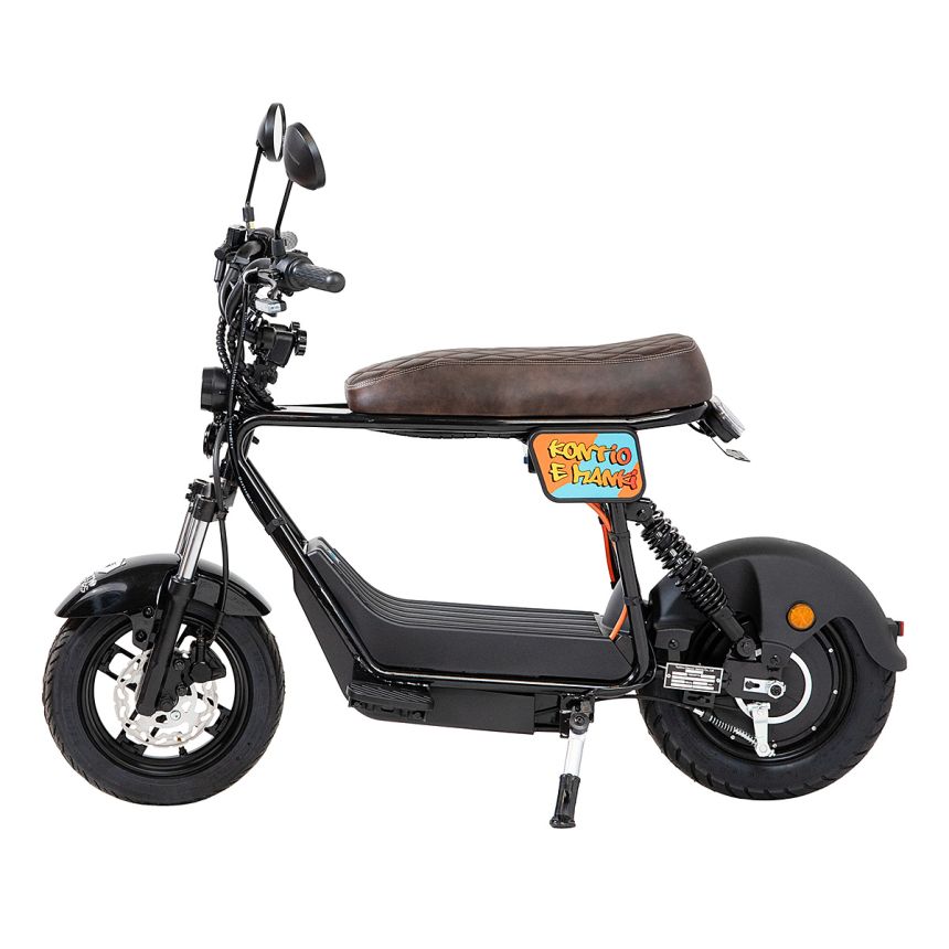 e Manki Black ruskealla istuimella